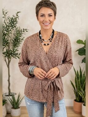 NWT Orb Silky Leopard Print Self-Tie Wrap Top Dusty Rose Deep V-Neck With Tie XL